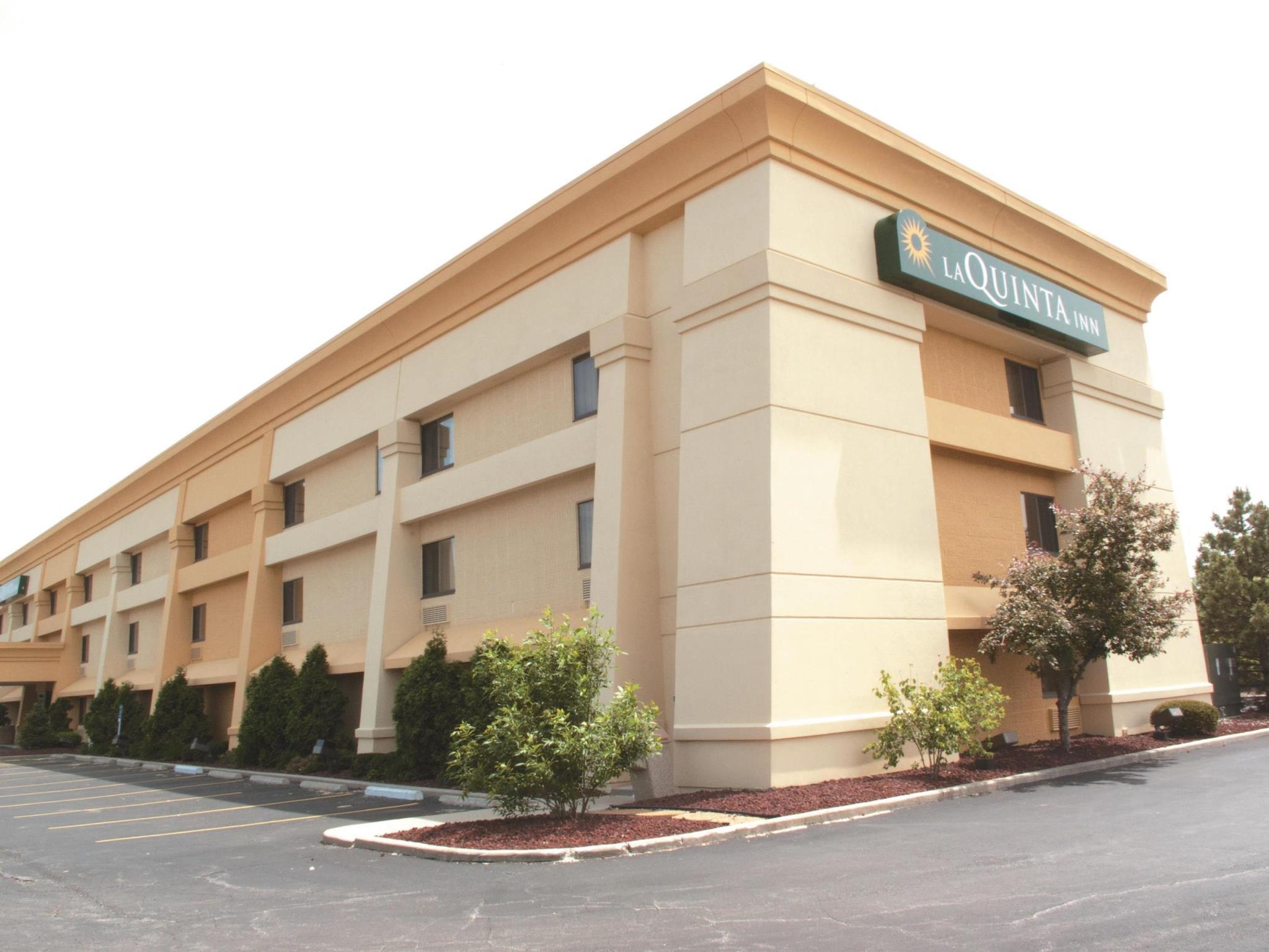La Quinta Inn By Wyndham Milwaukee Airport / Oak Creek Exterior photo