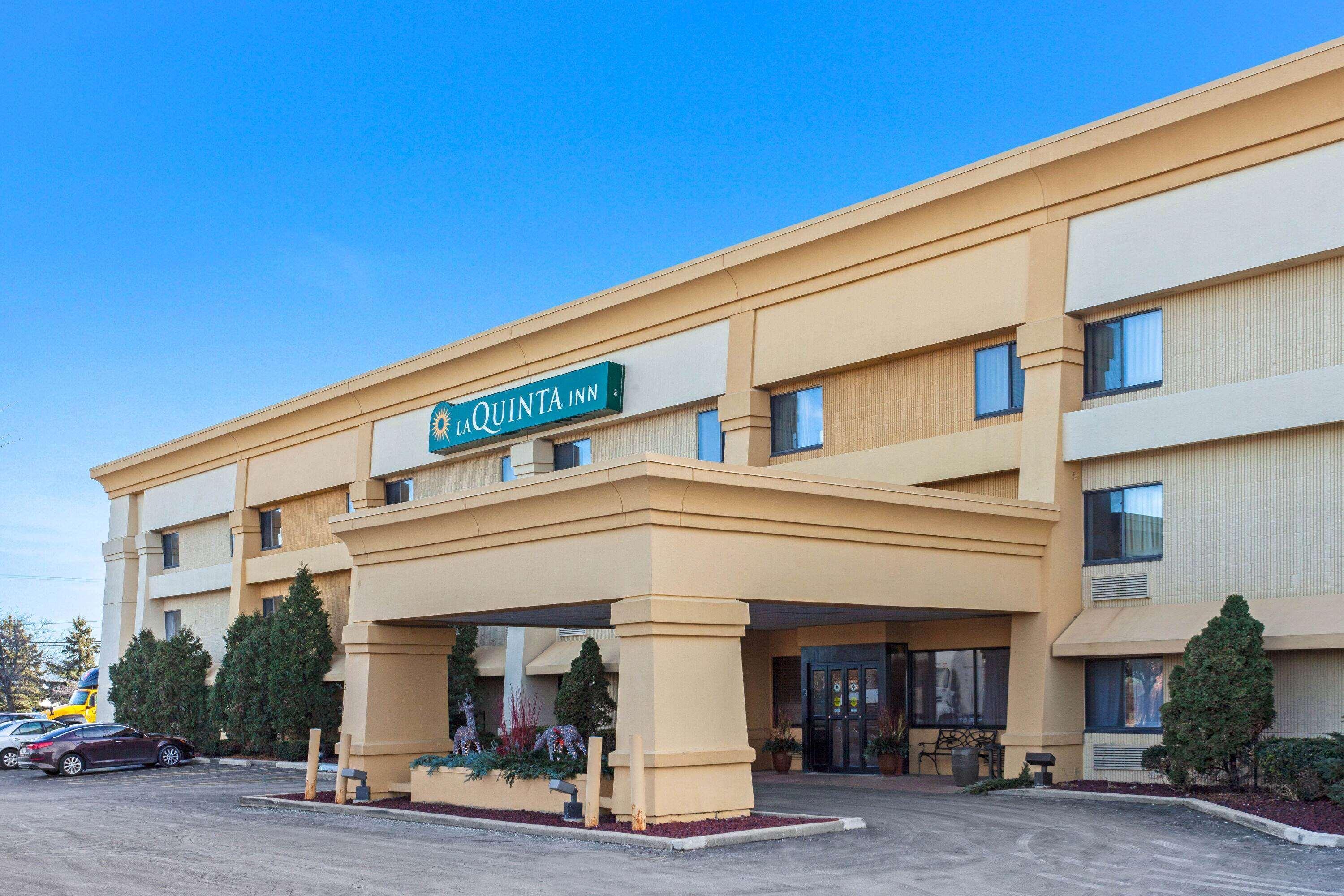La Quinta Inn By Wyndham Milwaukee Airport / Oak Creek Exterior photo